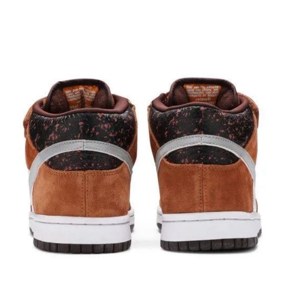 Nike SB Dunk Mid Fender Bass - Picture 2 of 12